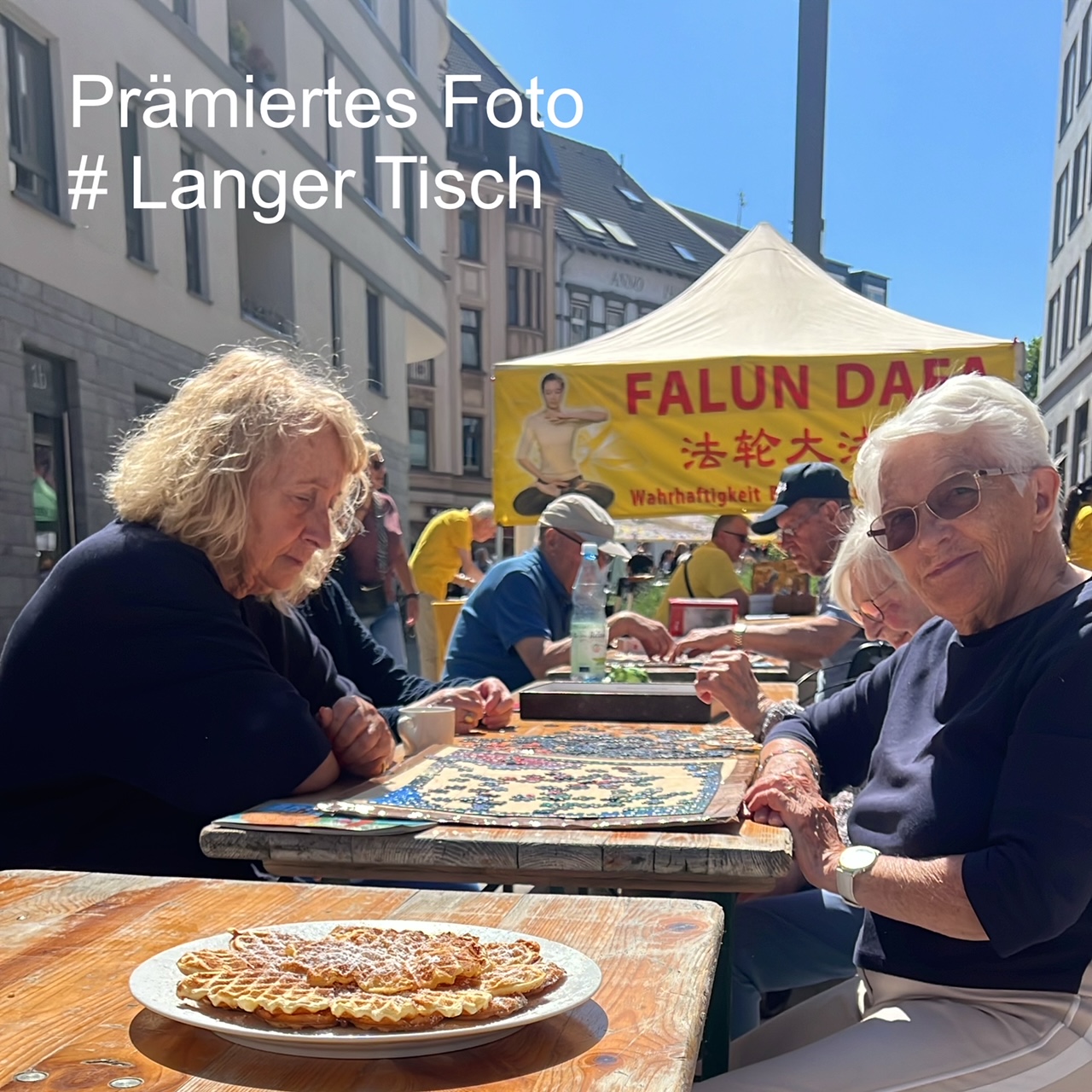 09_Praemiertes-Foto-Langer-Tisch